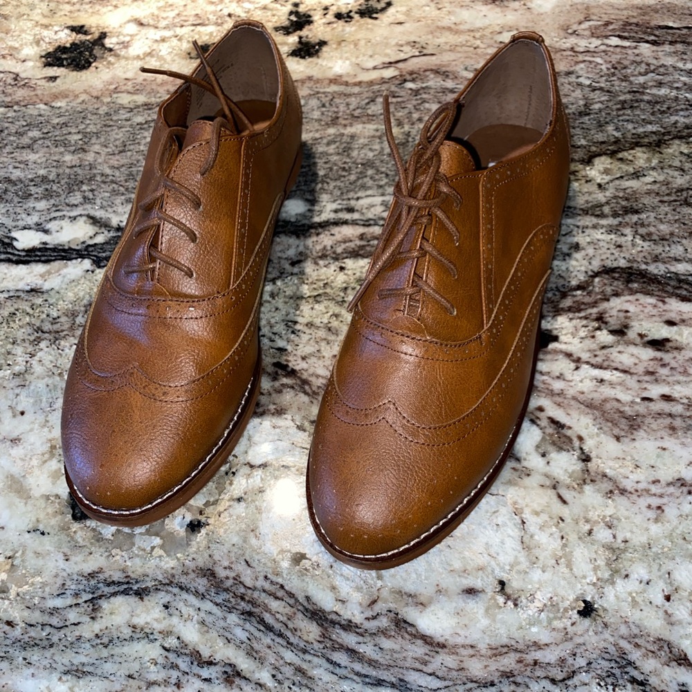 Steve Madden Tie Up Loafers SIZE 10